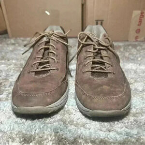 Easy spirit Women’s Brown Casual Sneakers, Size 9 - Lightly Used